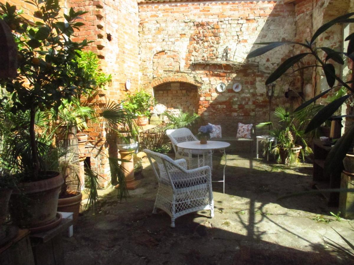 Neuhausen  Gartenzimmer Im Schloss Neuhausen מראה חיצוני תמונה
